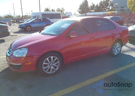 2010 Volkswagen Jetta Limited Edition z USA, uszkodzony, nr VIN 3VWRZ7AJ6AM129238